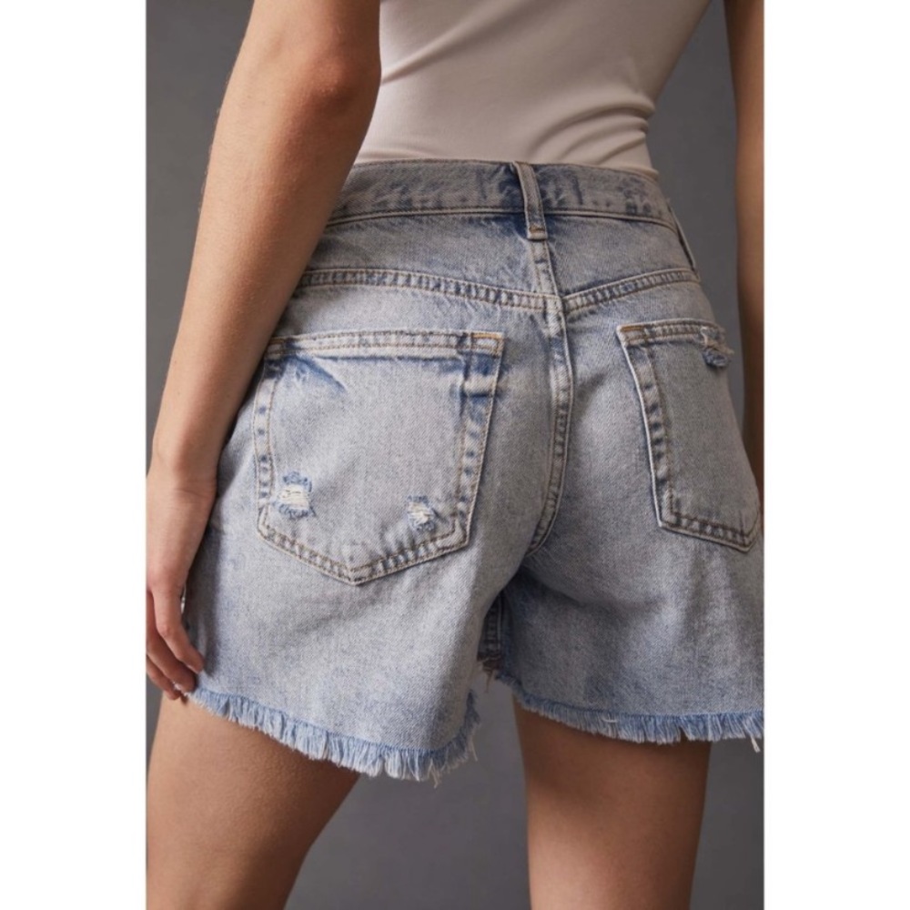 Free People We The Free Maggie Mid Rise Distressed Denim Shorts Size 26 - Picture 7 of 7